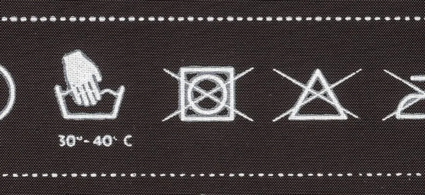 Metka sukni ślubnej symbole prania