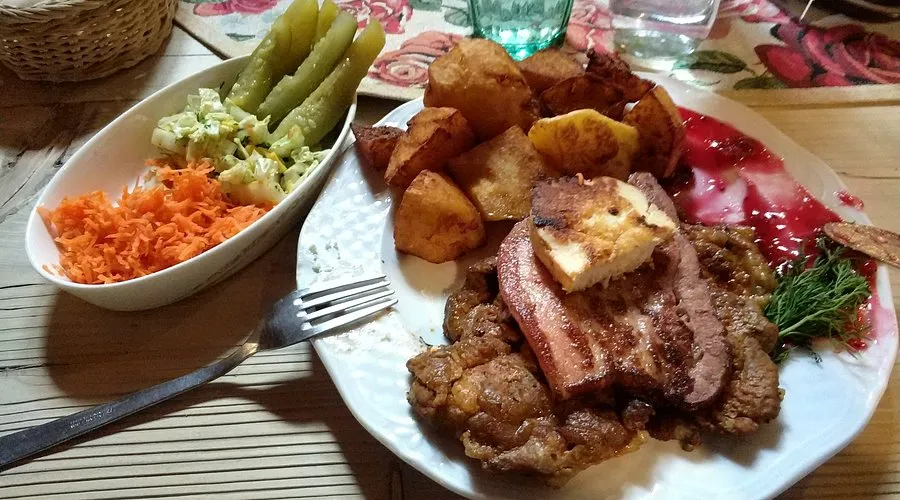 tradycyjna karczma pienińska jedzenie
