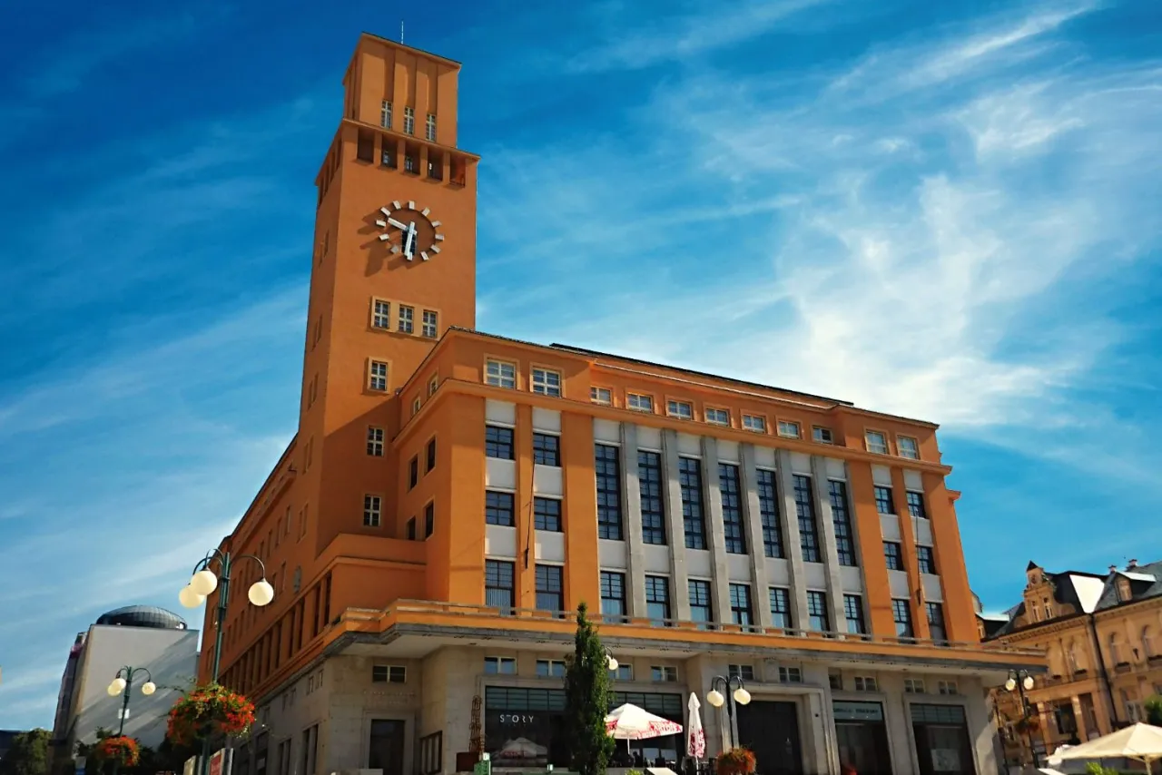 Ratusz Jablonec nad Nysą winda paternoster