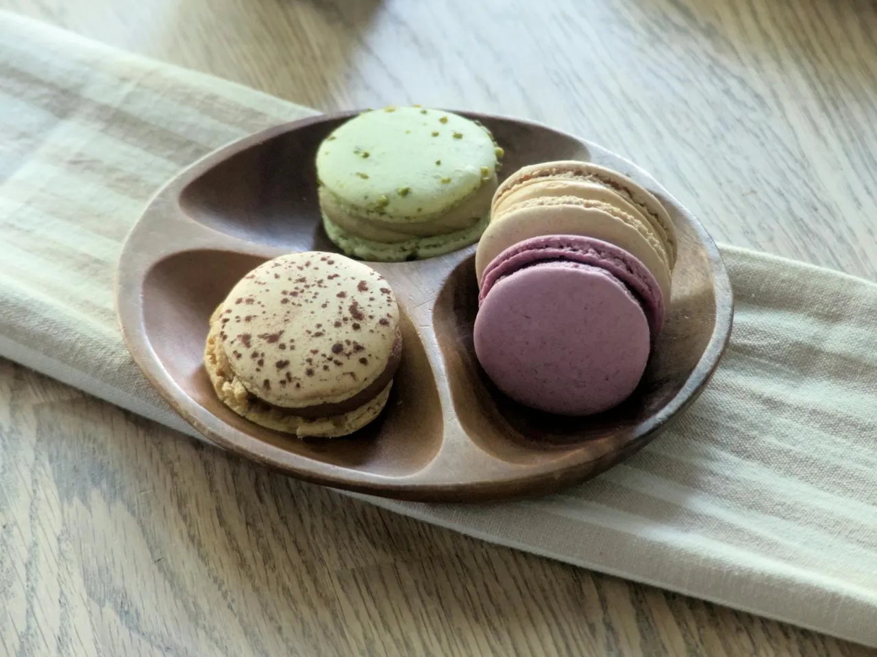 Makaroniki domowej roboty na talerzu