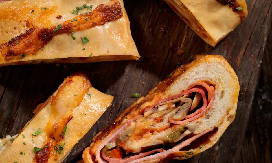 stromboli danie gł&oacute;wne