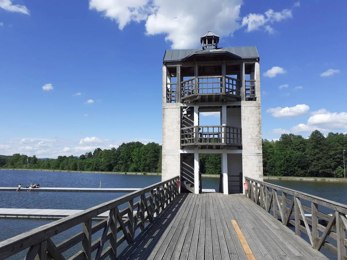 Zalew w Starej Morawie wieża widokowa