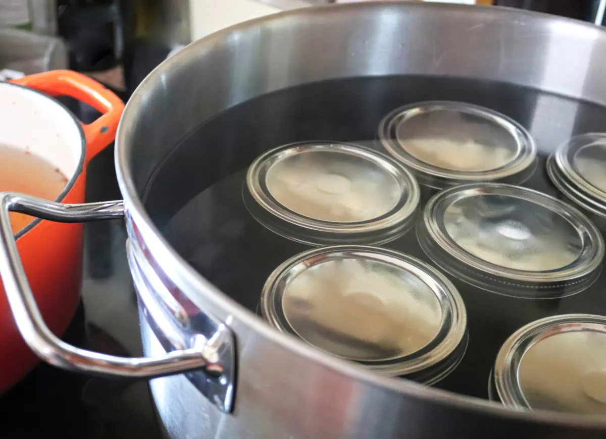 pasteryzacja słoików w garnku