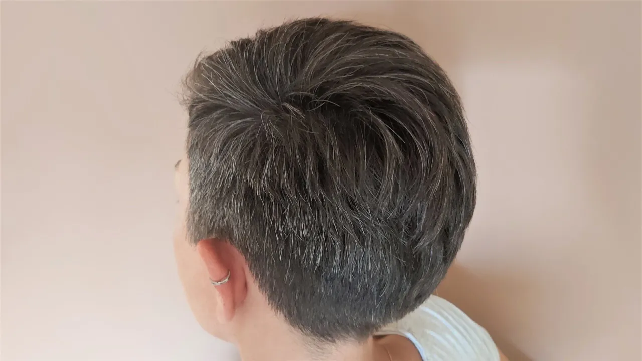 Dieta przeciw siwieniu włos&oacute;w