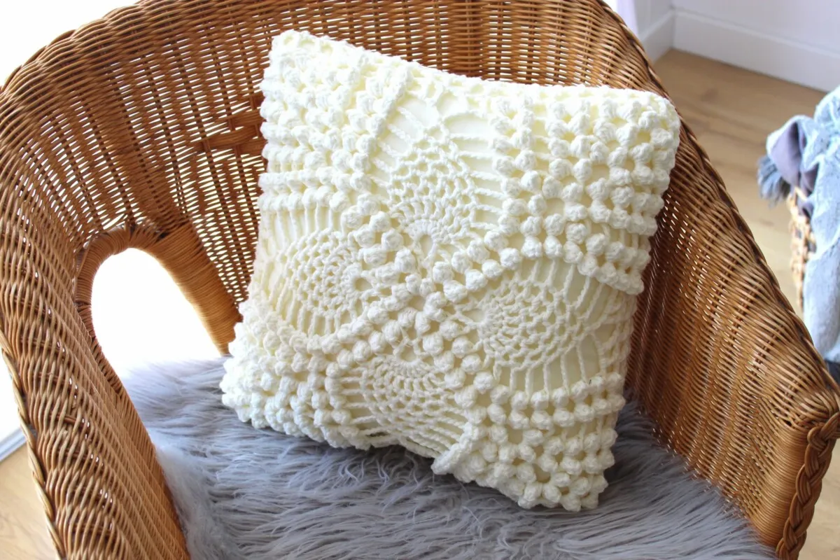 schemat szydełkowania poduszki kwadratowej