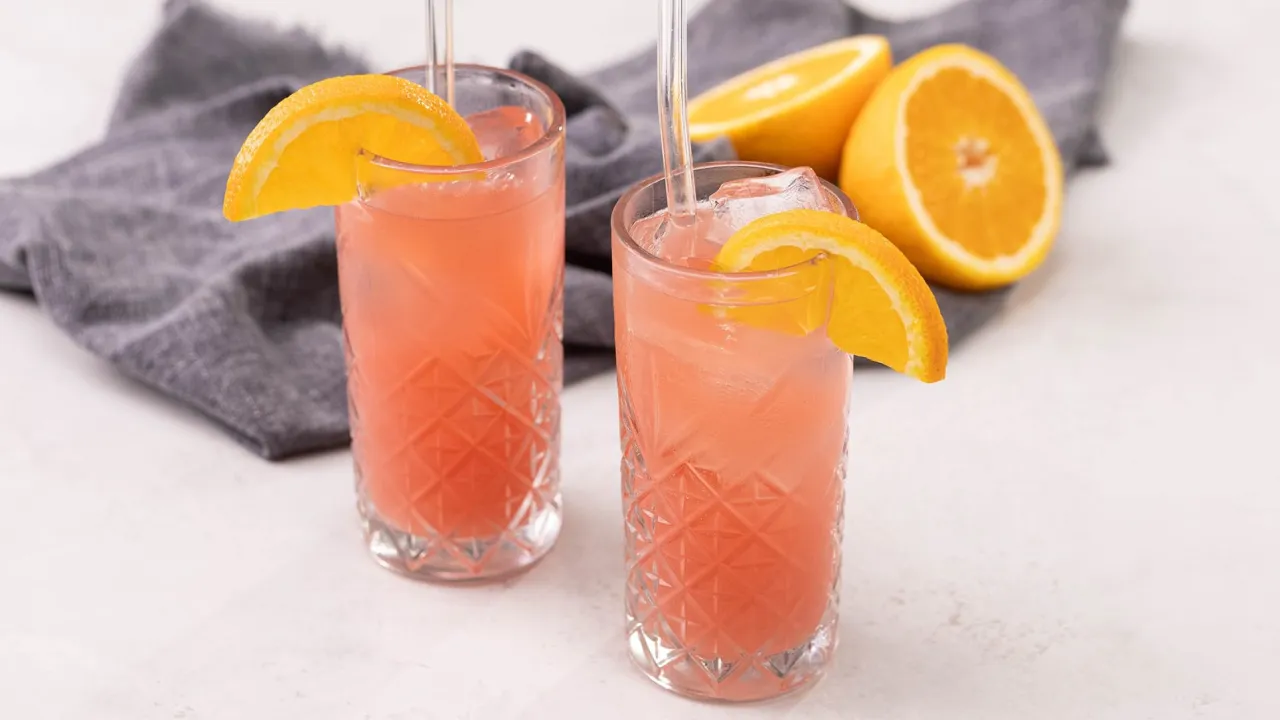 Varianti del cocktail Sex on the Beach, Sex on the Driveway, Cuddles on the Beach