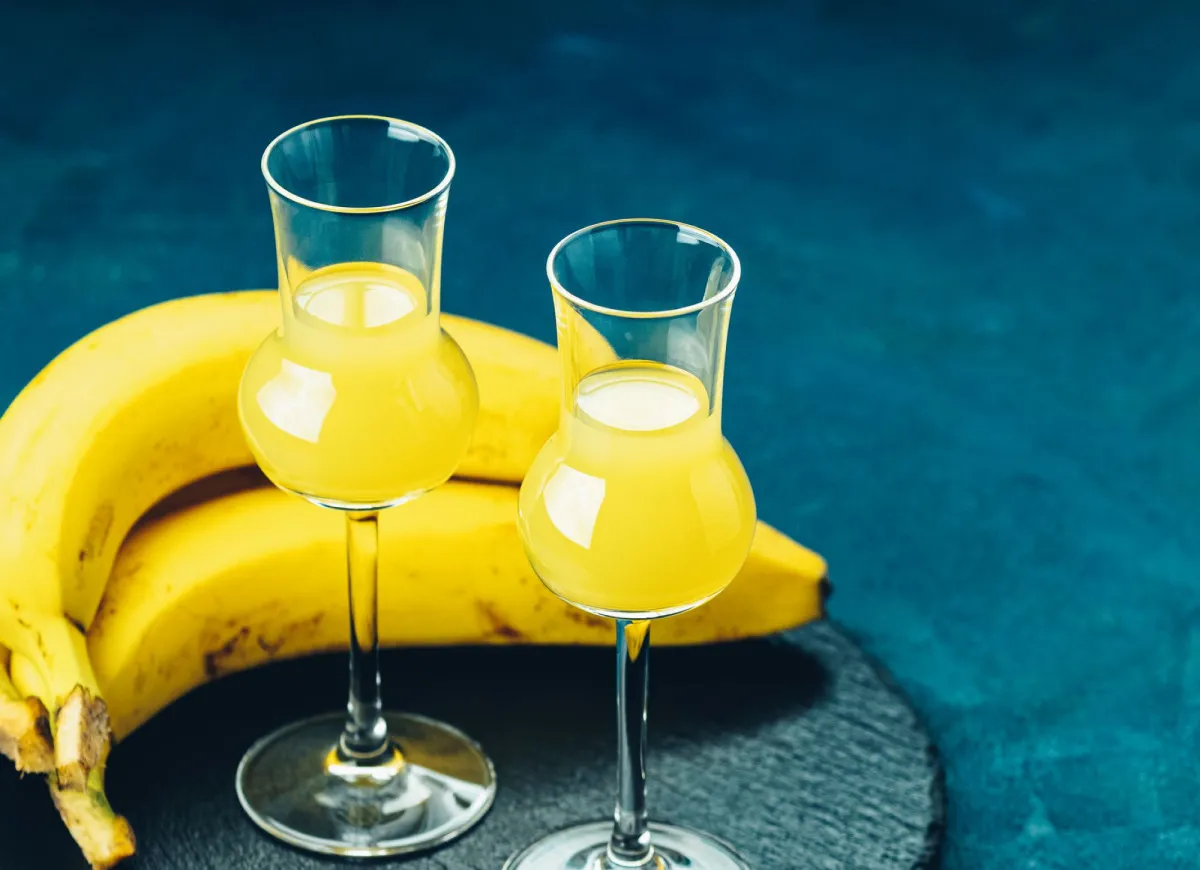 Słodka strona baru, likier bananowy, koktajle