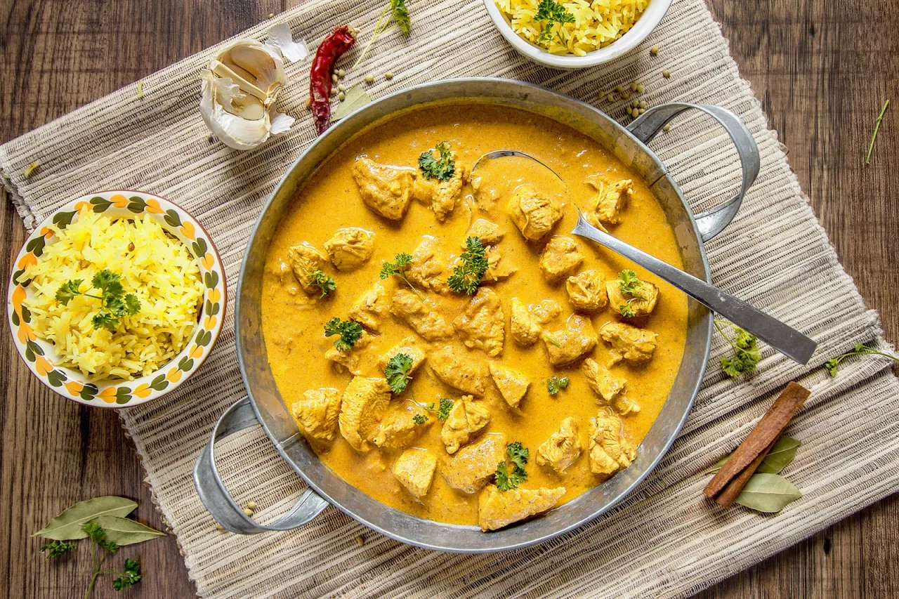 Najłagodniejsze curry Korma Pasanda żółte