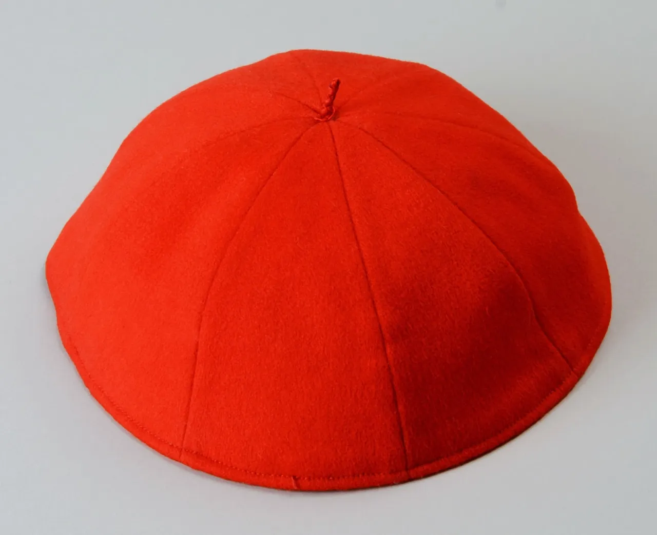 czerwona piuska kardynalska