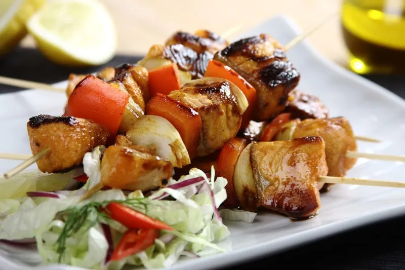 zdrowe alternatywy na grilla szaszłyki warzywa ryby