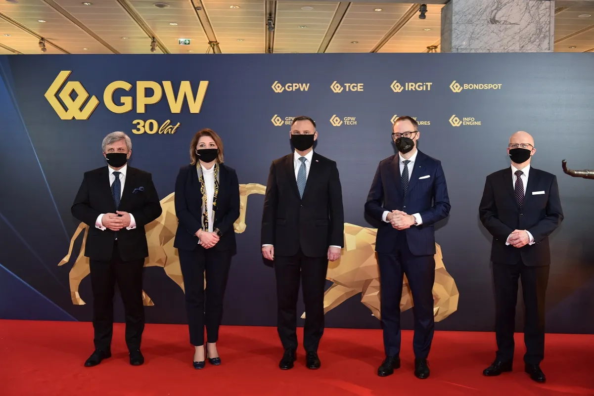 uczestnicy rynku giełdowego, inwestorzy i brokerzy