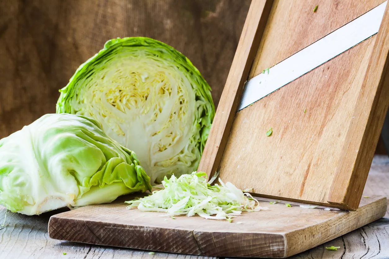 szatkowanie kapusty mandoliną