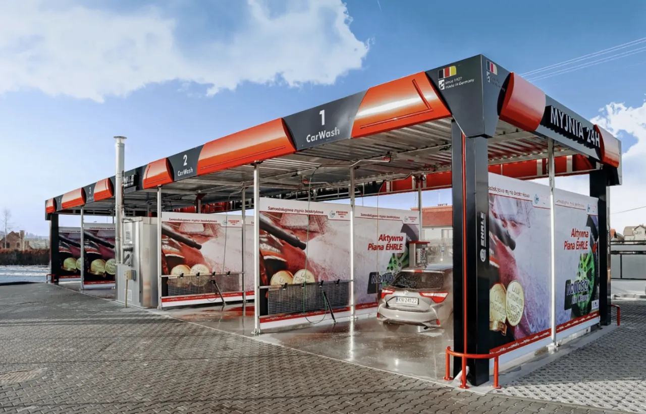 nowoczesna myjnia bezdotykowa