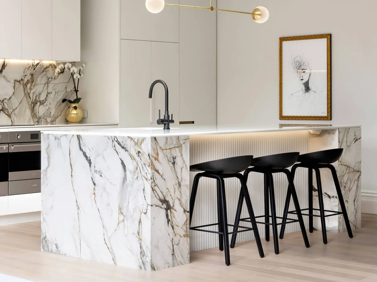 Spiek kwarcowy w kuchni, wzory imitujące marmur