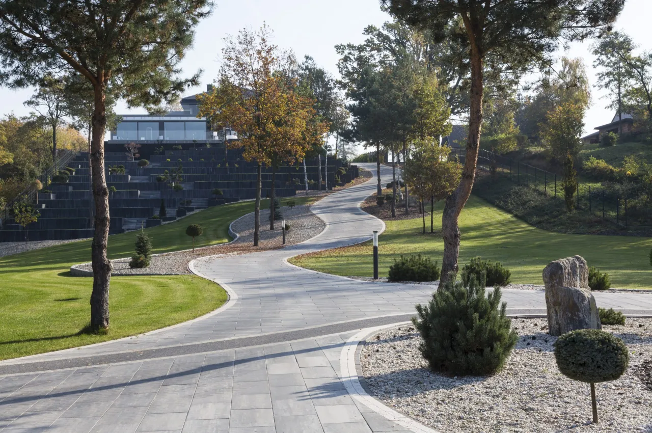 Rodzaje grubości kostki brukowej