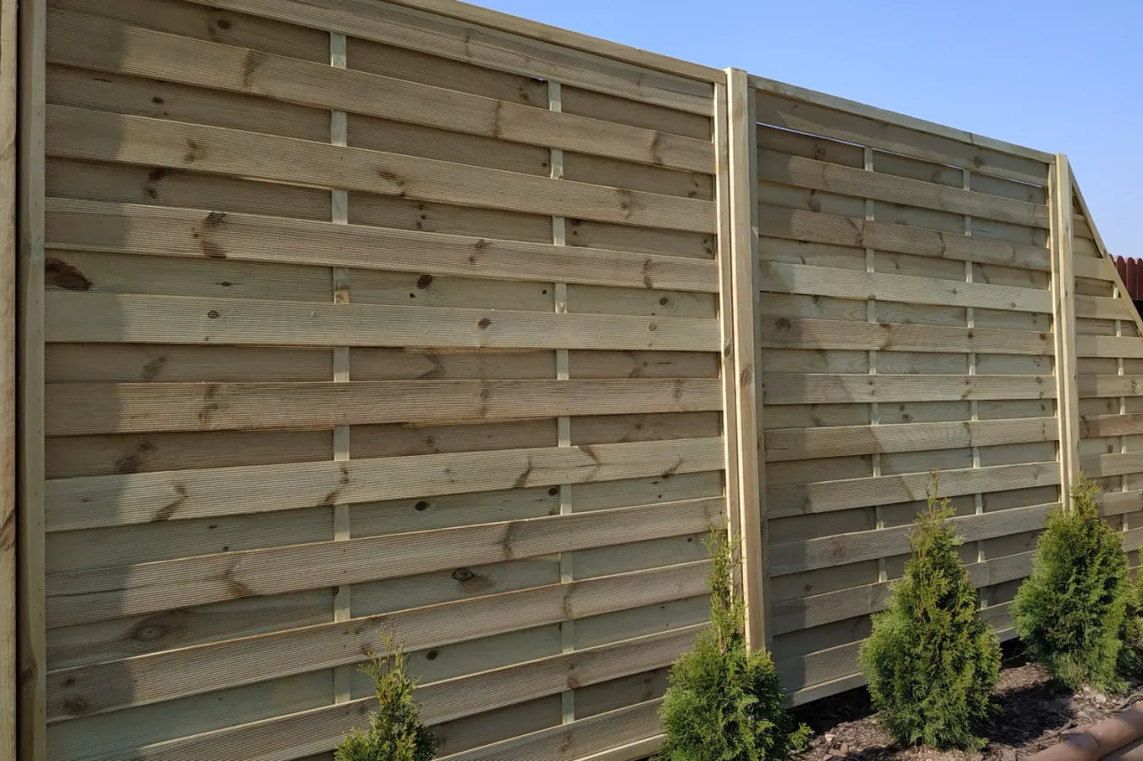 Rodzaje kotew do słupk&oacute;w ogrodzeniowych