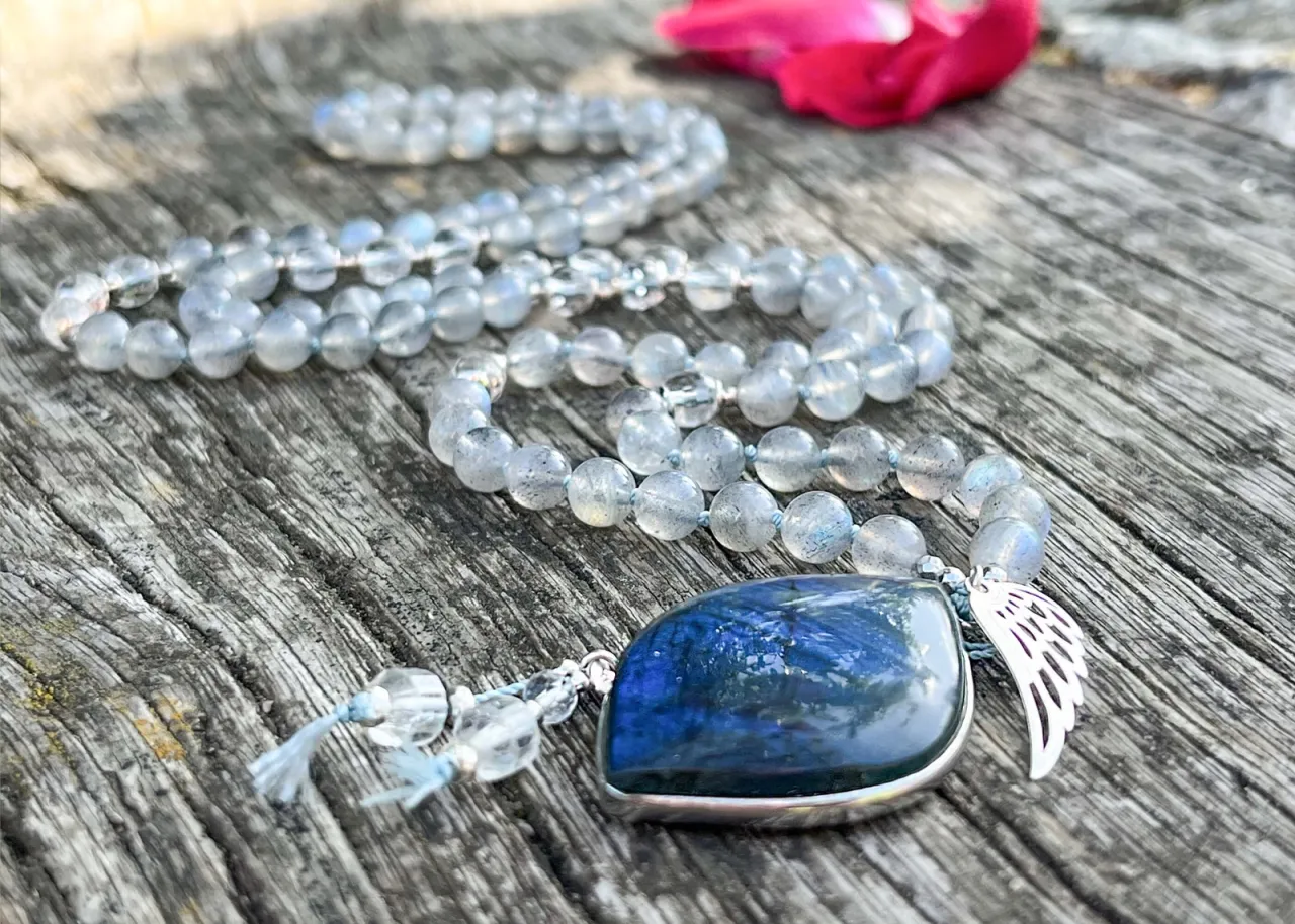 Niebieskie kamienie czakra gardła