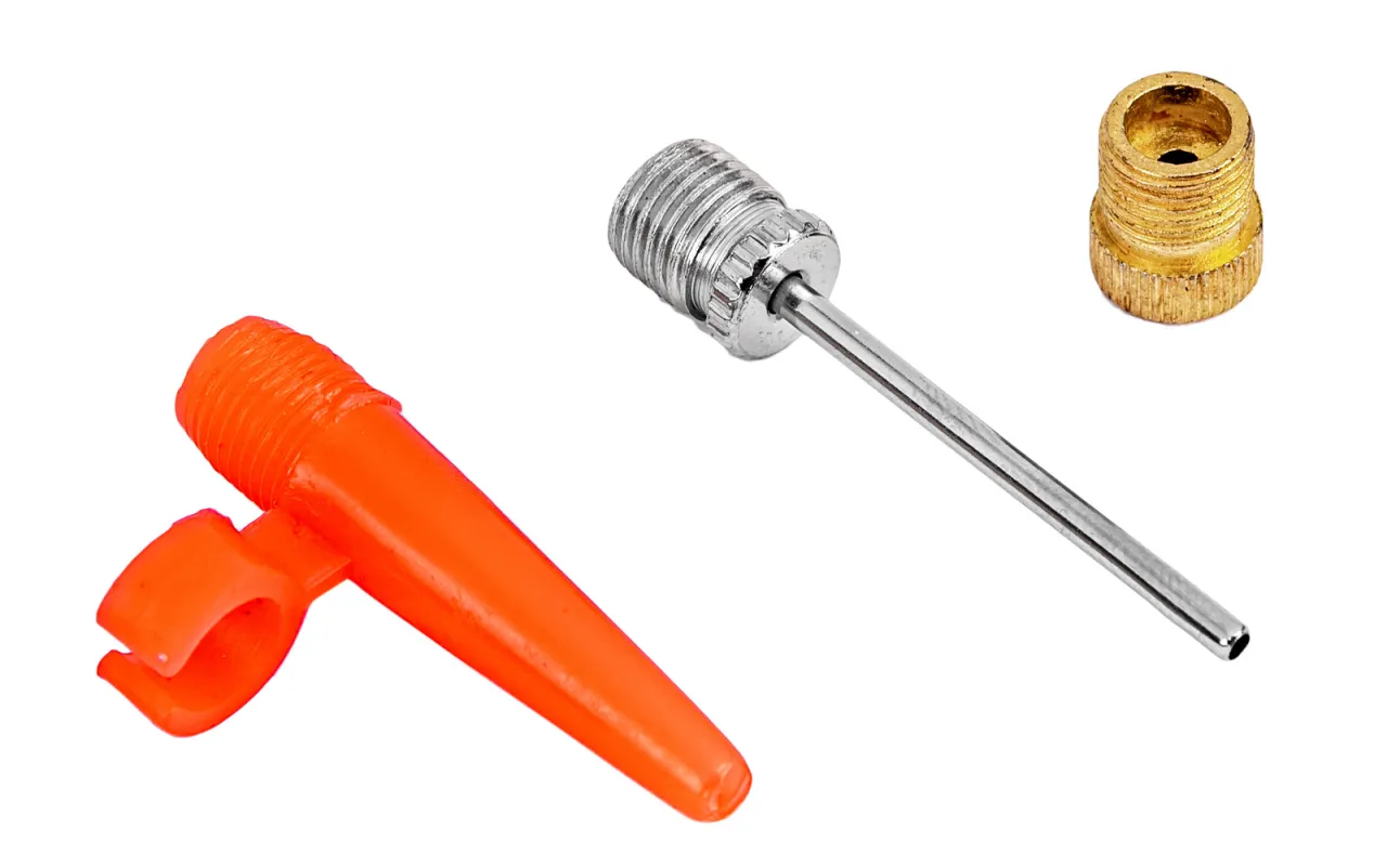 pompka do piłki z igłą i manometrem