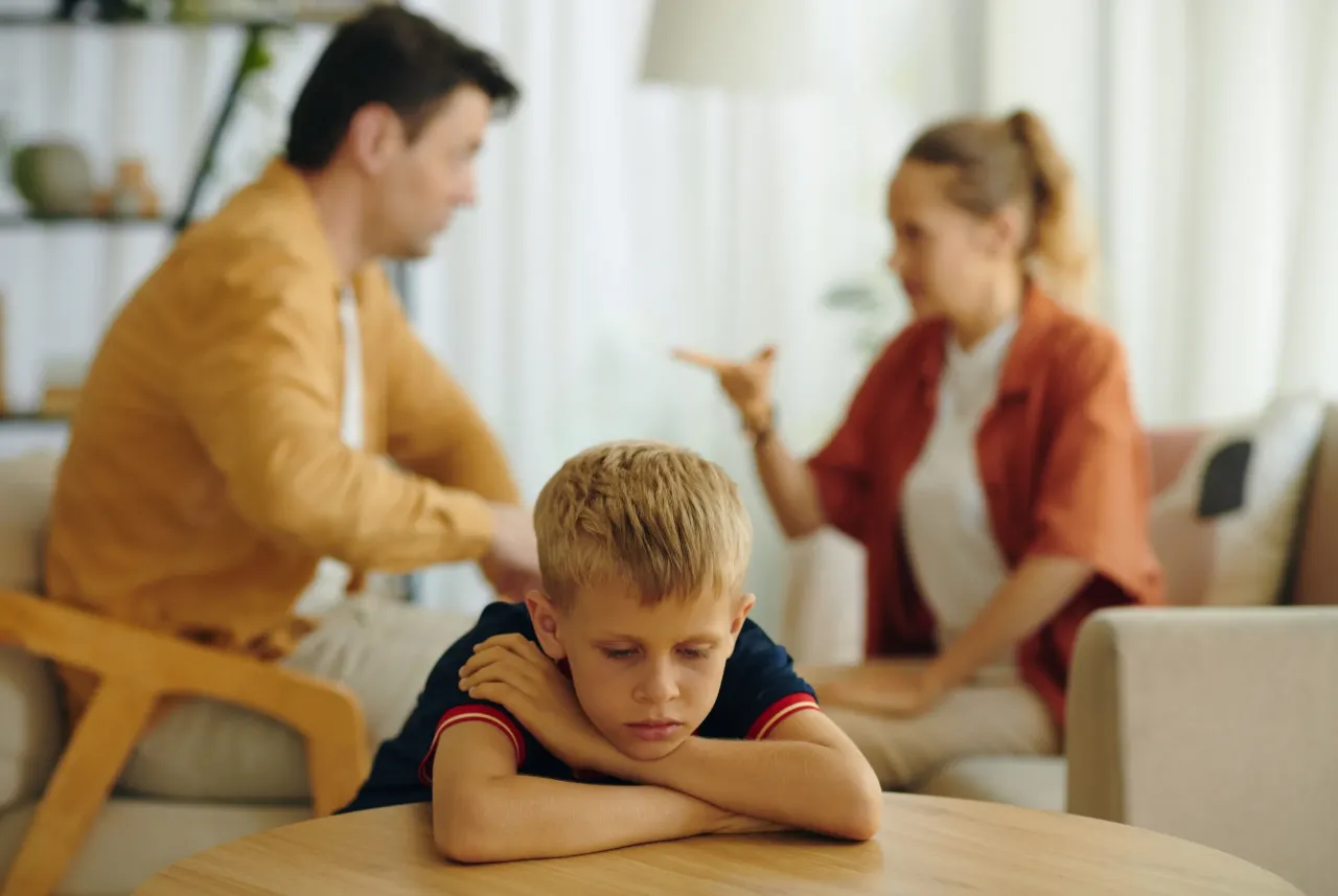 Para rozmawiająca w sądzie rozwodowym