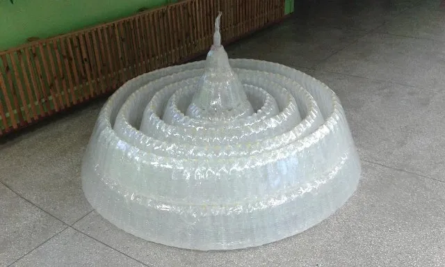 choinka z plastikowych butelek PET krok po kroku