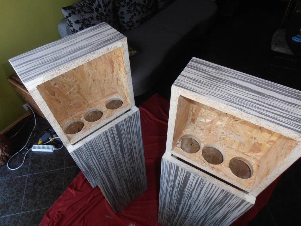 Zdjęcie Jak zbudować kolumny DIY projekt, które zachwycą Twoich gości
