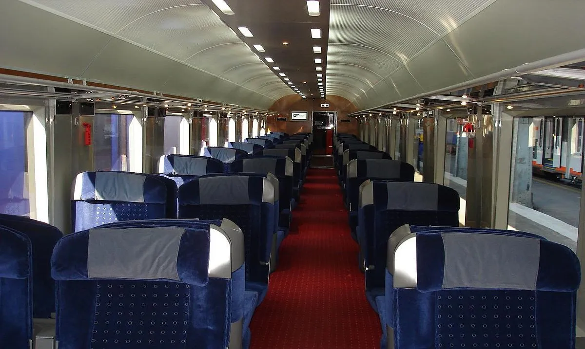 Wnętrze pociągu InterRegio