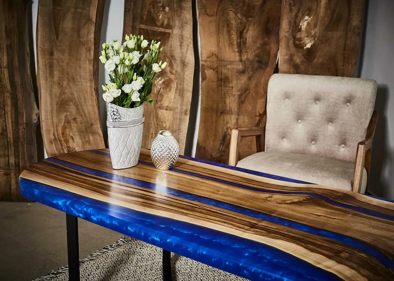 Stół z żywicy epoksydowej river table