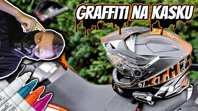 rozłożony kask motocyklowy do malowania
