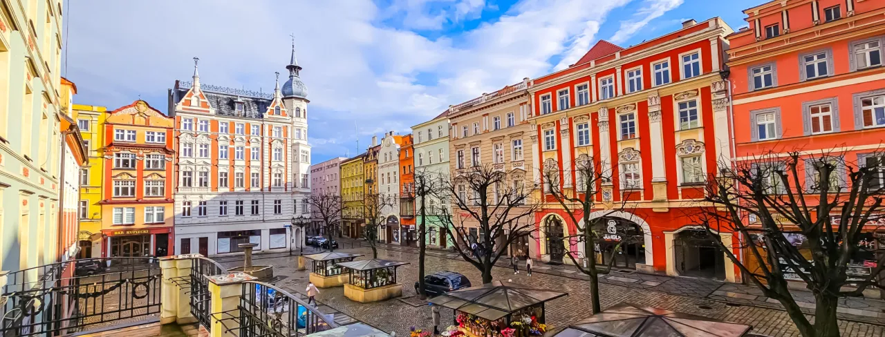 Rynek w Świdnicy kolorowe kamienice