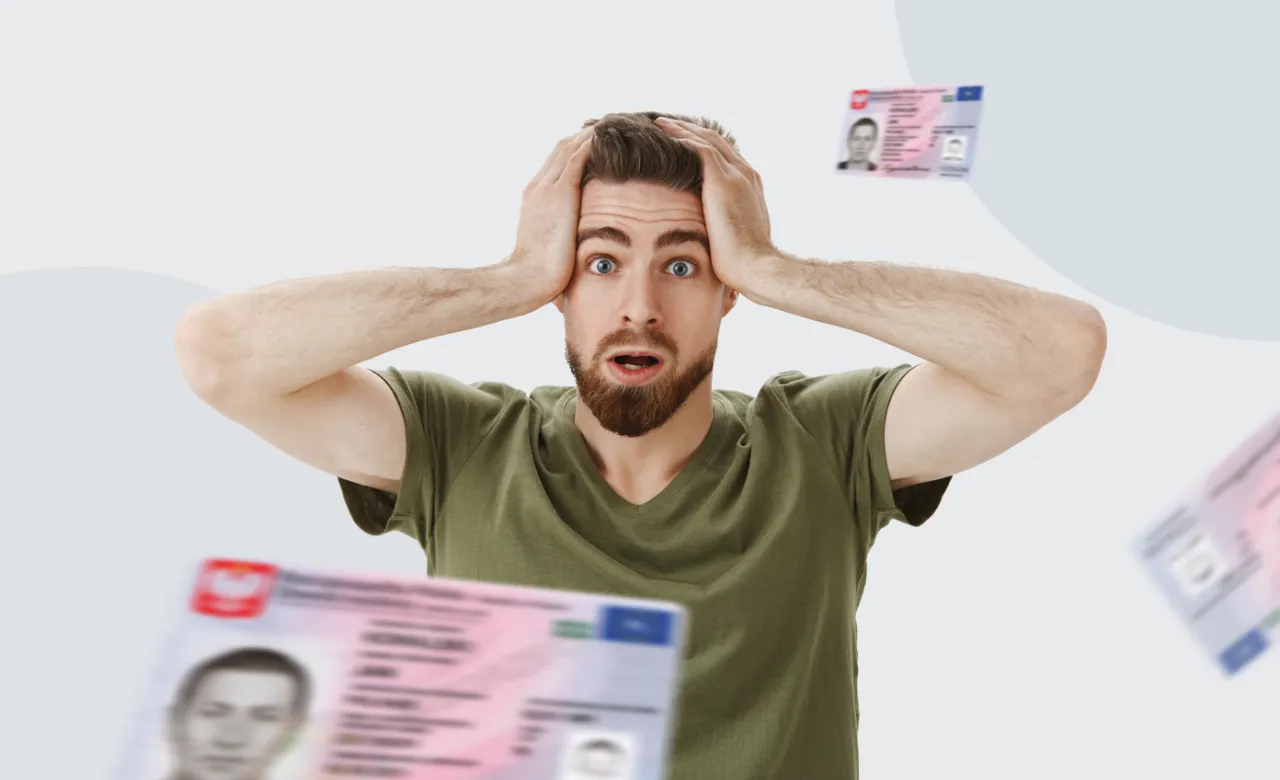 Przerażony mężczyzna trzyma się za głowę, wokół niego latają dokumenty. Zastanawia się, gdzie zgłosić zgubienie dowodu.