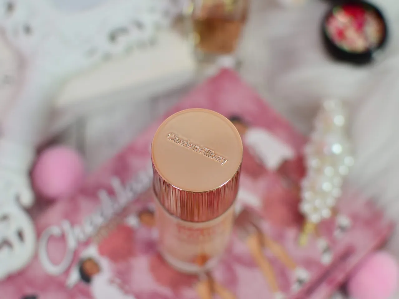 Charlotte Tilbury Hollywood Flawless Filter swatche wszystkich odcieni