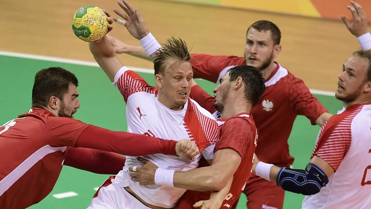 mecz piłki ręcznej Polska Dania akcja