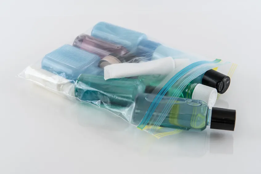 płyny w bagażu podręcznym przezroczysta torebka lotnisko