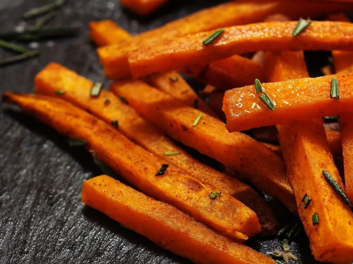 Frytki z dyni w koszu air fryera