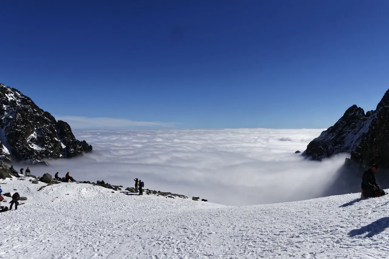 Lodowy szlak Wielki Hang T&eacute;ryho Chata zima