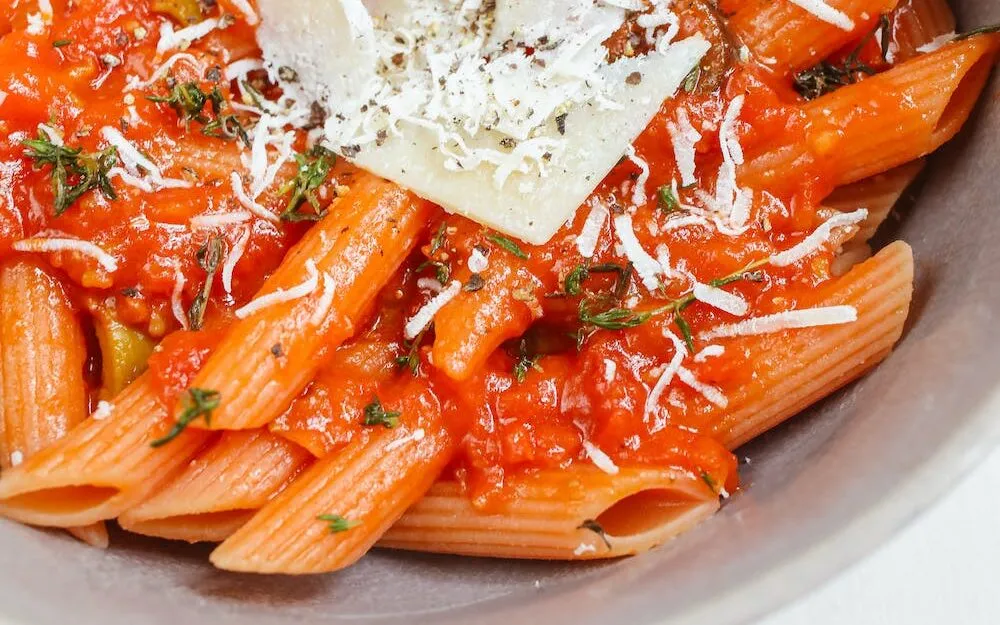 Zdjęcie Pyszny makaron penne z brokułami - 5 wyjątkowych przepisów na obiad