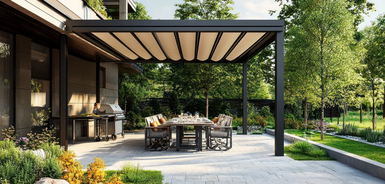 drewniane zadaszenie tarasu vs aluminiowe