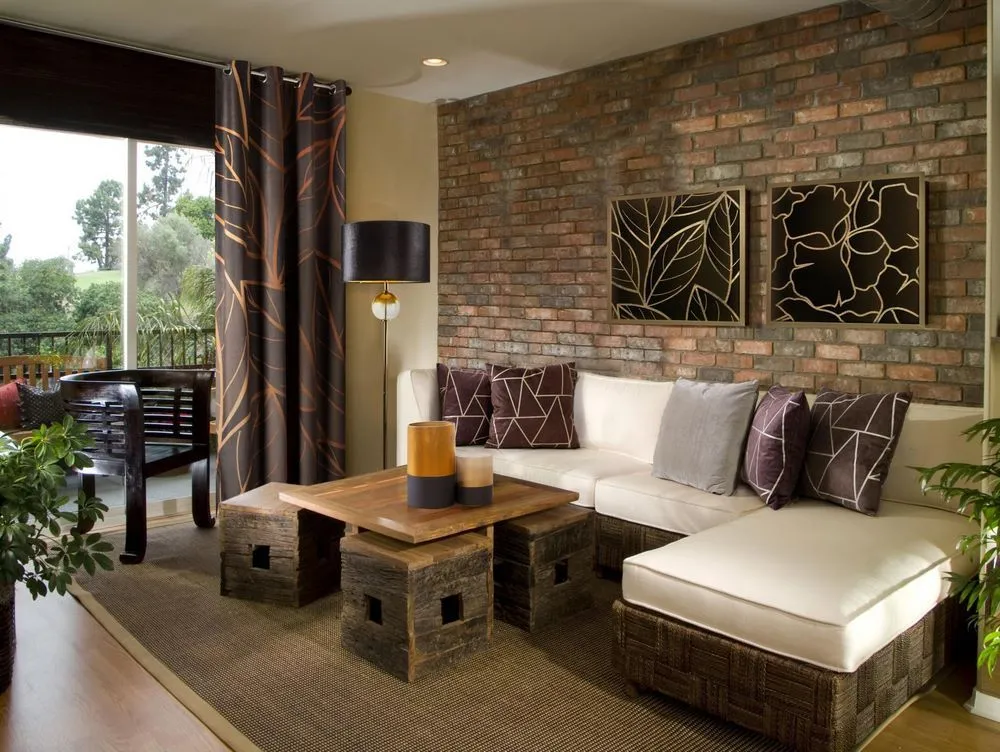 inspiracje zasłony szare ściany brązowe meble różne kolory