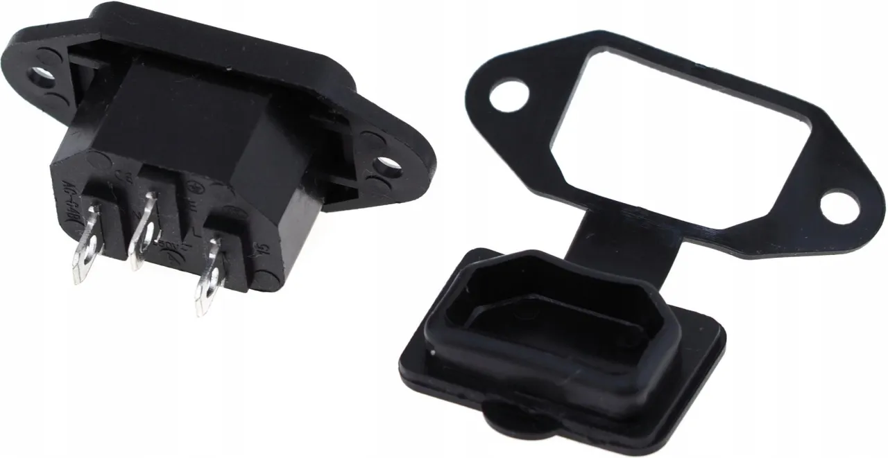 Gniazdo zasilające komputerowe IEC C14