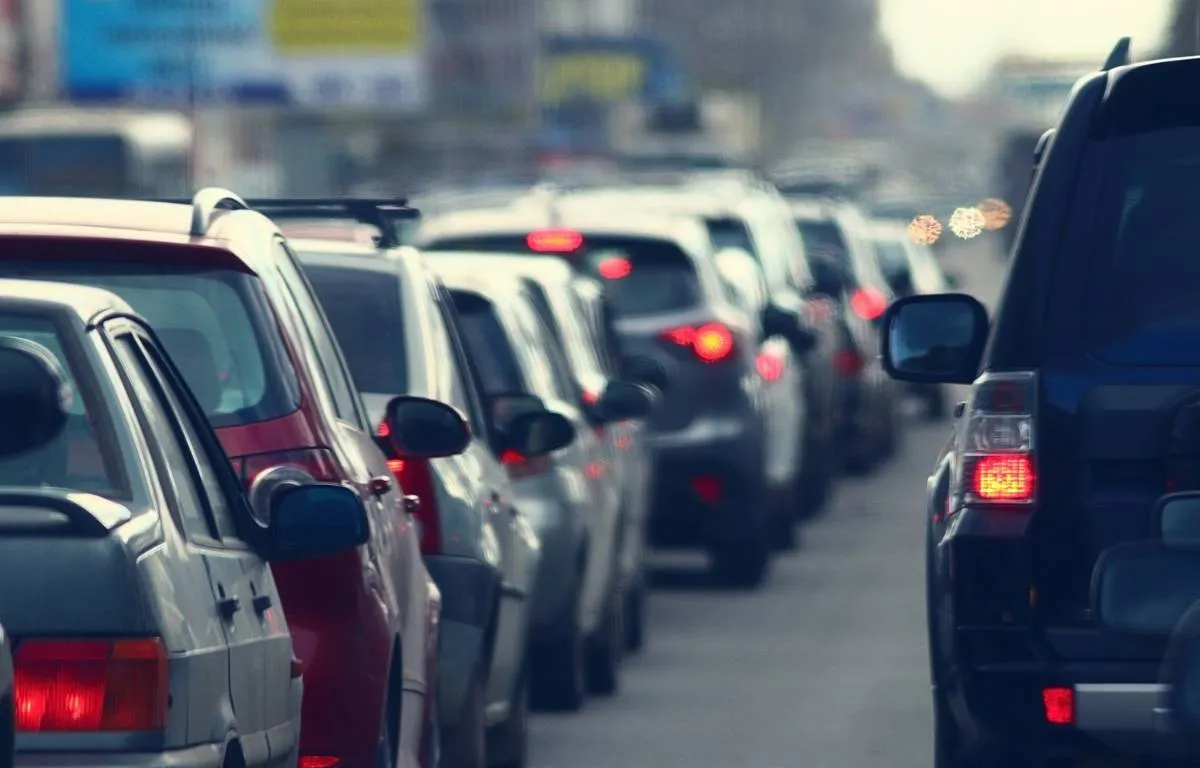 jazda miejska korki samochód