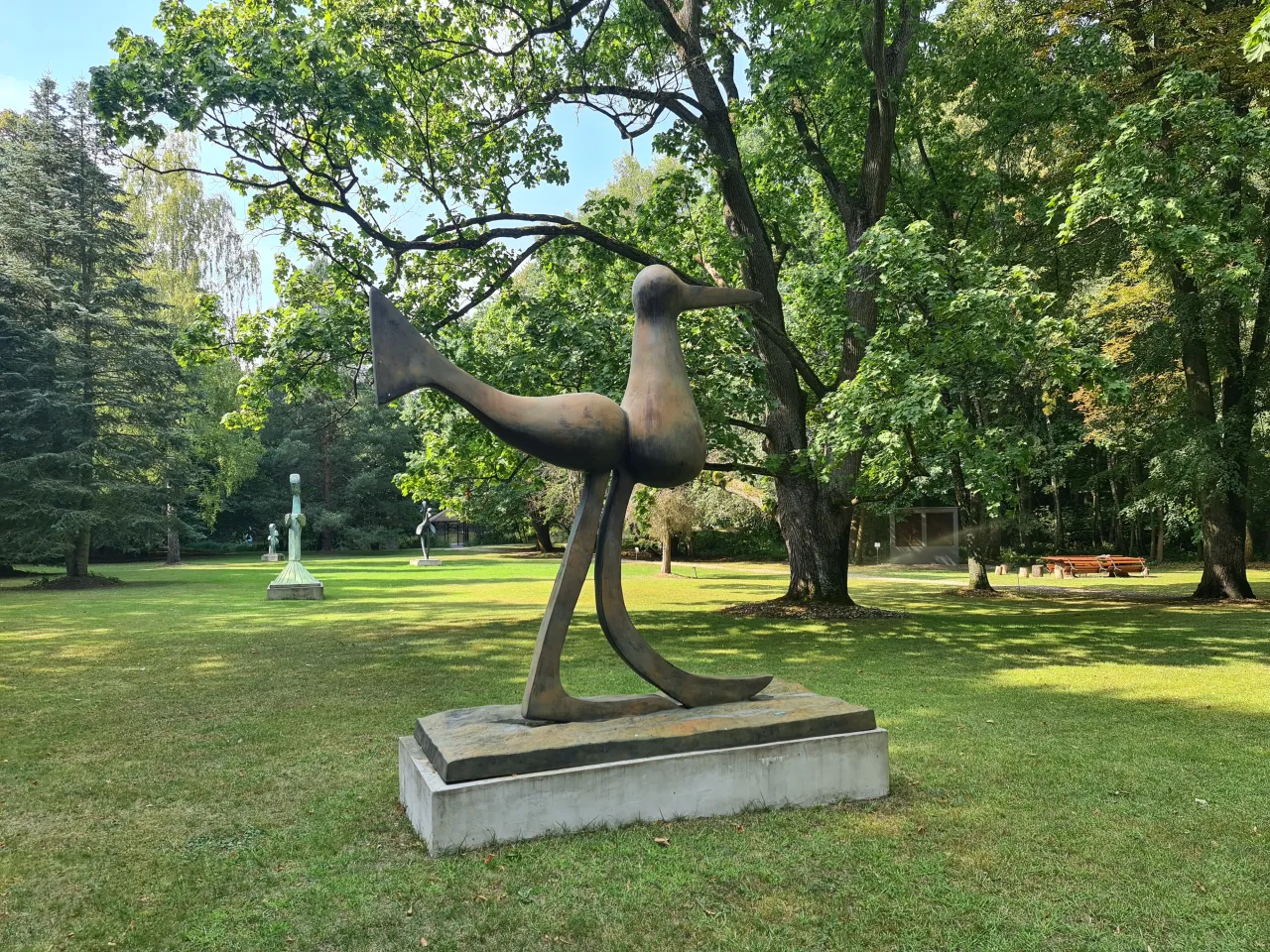 Ogr&oacute;d Rzeźb Juana Soriano Owczarnia