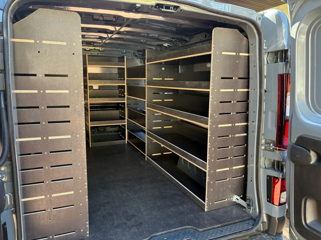 Projekt regału do busa wymiary