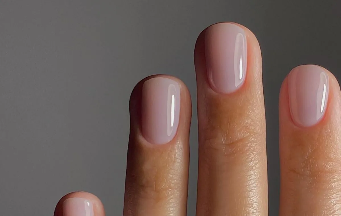 jak opiłować paznokcie squoval, kształty paznokci quiet luxury