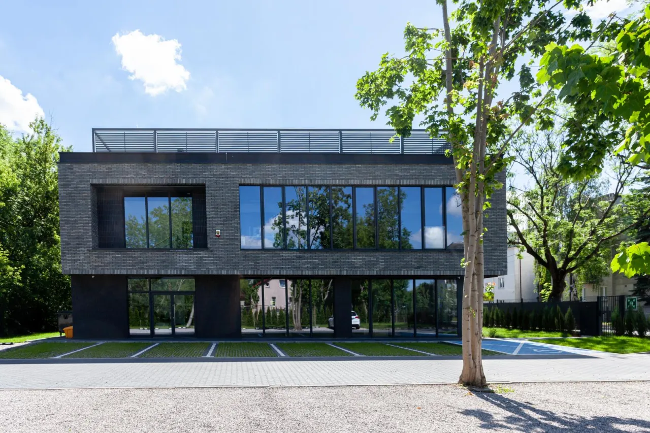 czynniki kosztów budowy budynku usługowego