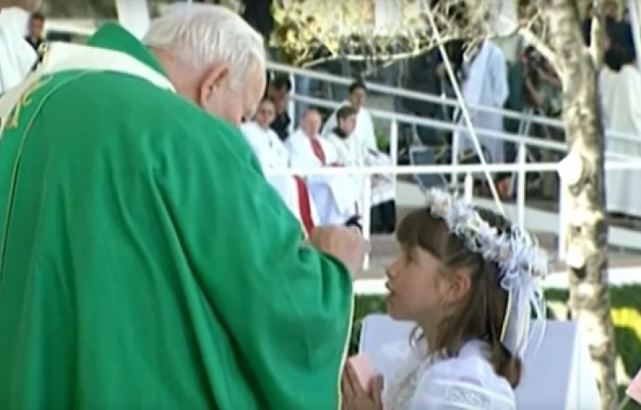 Jan Paweł II dzieci komunia