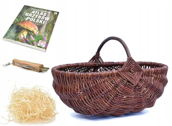 Sprzęt grzybiarza (koszyk, nożyk, atlas, kalosze)