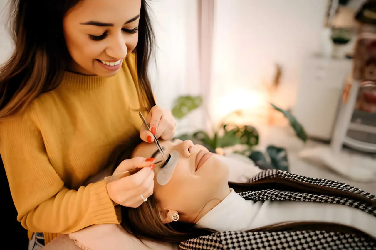 Czynniki wpływające na cenę przedłużania rzęs