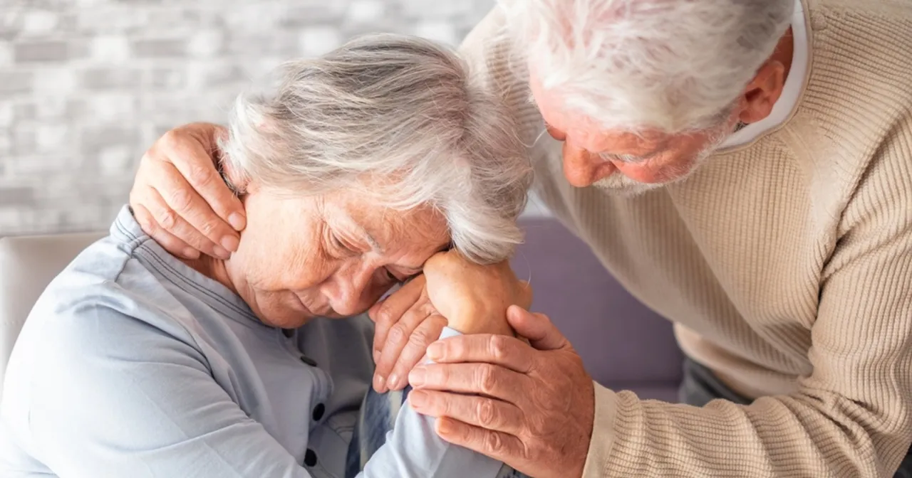 osoba starsza z demencją rozpoznająca bliskiego