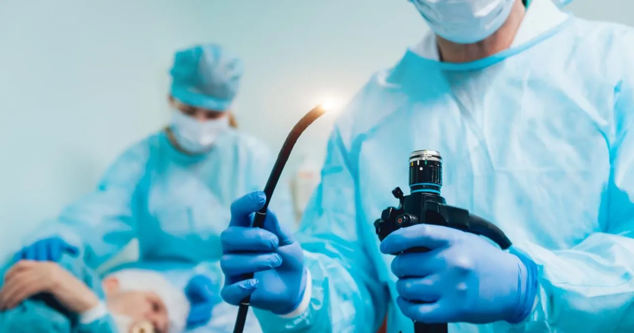 Por&oacute;wnanie endoskop&oacute;w gastroskopia tradycyjna i transnasalna