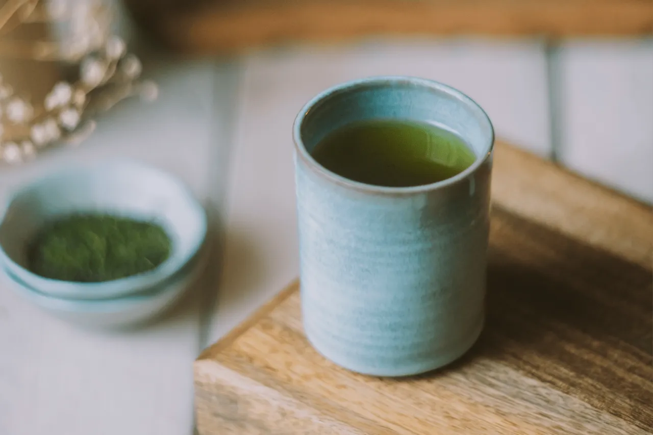 jak rozpoznać dobrą zieloną herbatę liściastą